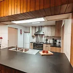 Le Loup Gris - 35 Pers - Vue-wellness, Butgenbach-malmedy בקתה *