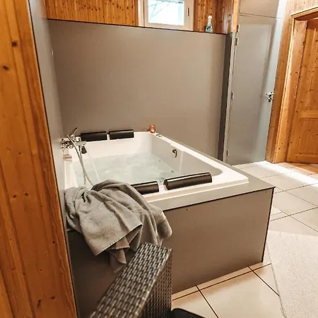 Chalé Le Loup Gris - 35 Pers - Vue-wellness, Butgenbach-malmedy